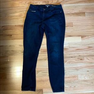 darkwash skinny jeans